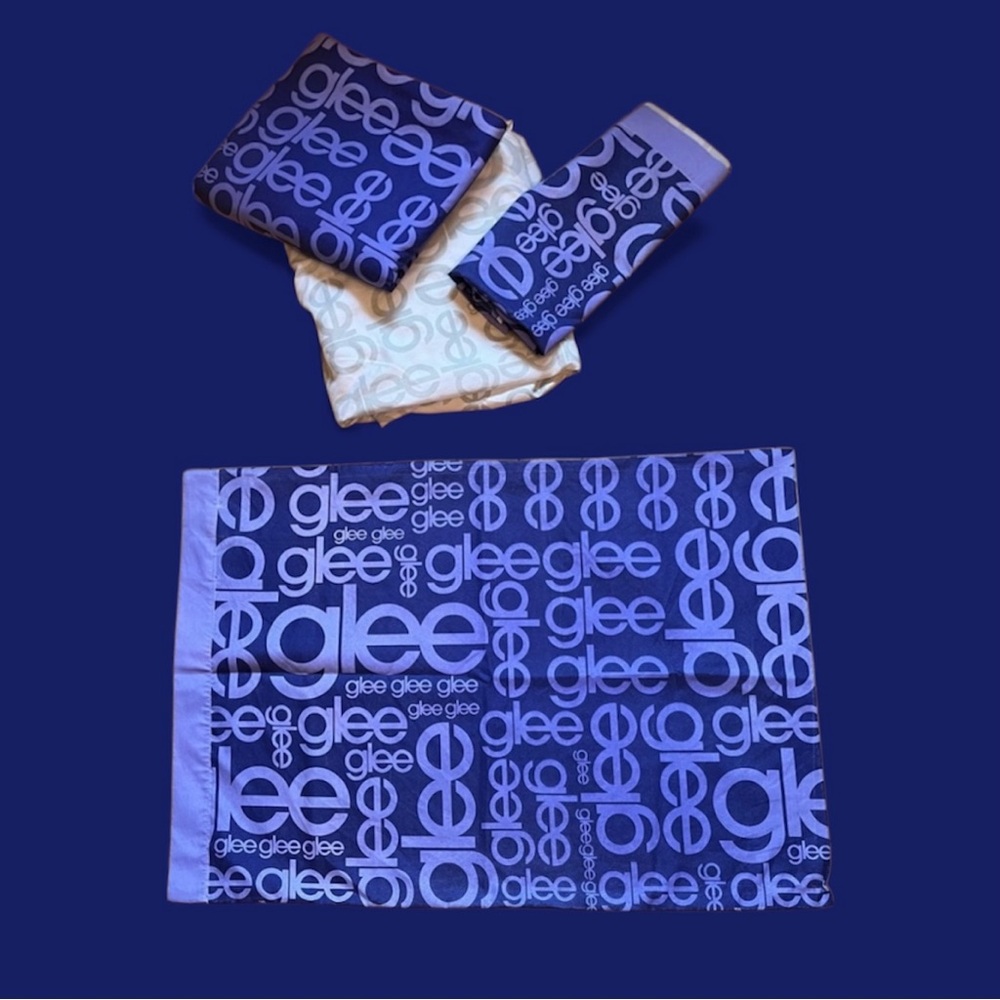 🎵 Glee Full Size Sheet Set Purple Logo Print Great Condition🎵